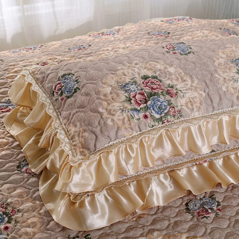 

Famvotar Luxury European Style Lace Edge Cotton Quilted Bedspread Set 3Pcs Golden Royal Jacquard Coverlet Embossed Comforter Set