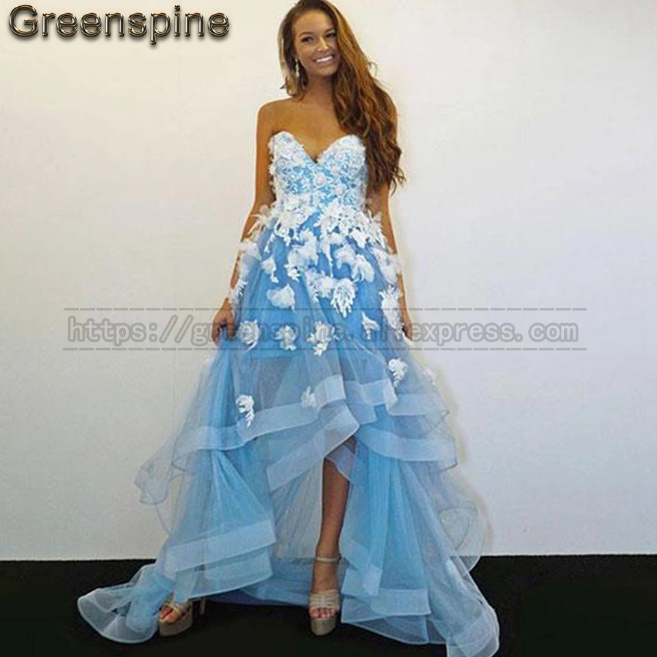 Женское вечернее платье светло-голубое длинное белое Кружевная аппликация