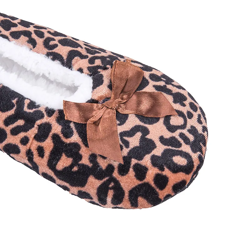 Новые женские леопардовые домашние тапочки Нескользящие мягкие теплые плюшевые