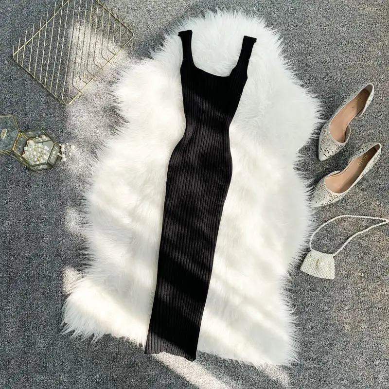 Женское трикотажное платье ALPHALMODA обтягивающее однотонное базовое короткое