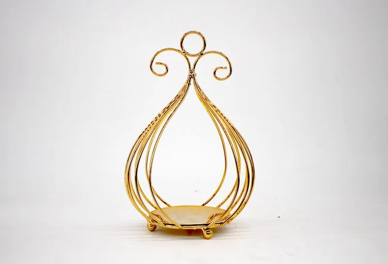 

1PC Metal European Gold Votive Candle Holder Wedding Candlestick Hanging Lantern Home Wedding Decorative Candle Stick MK018