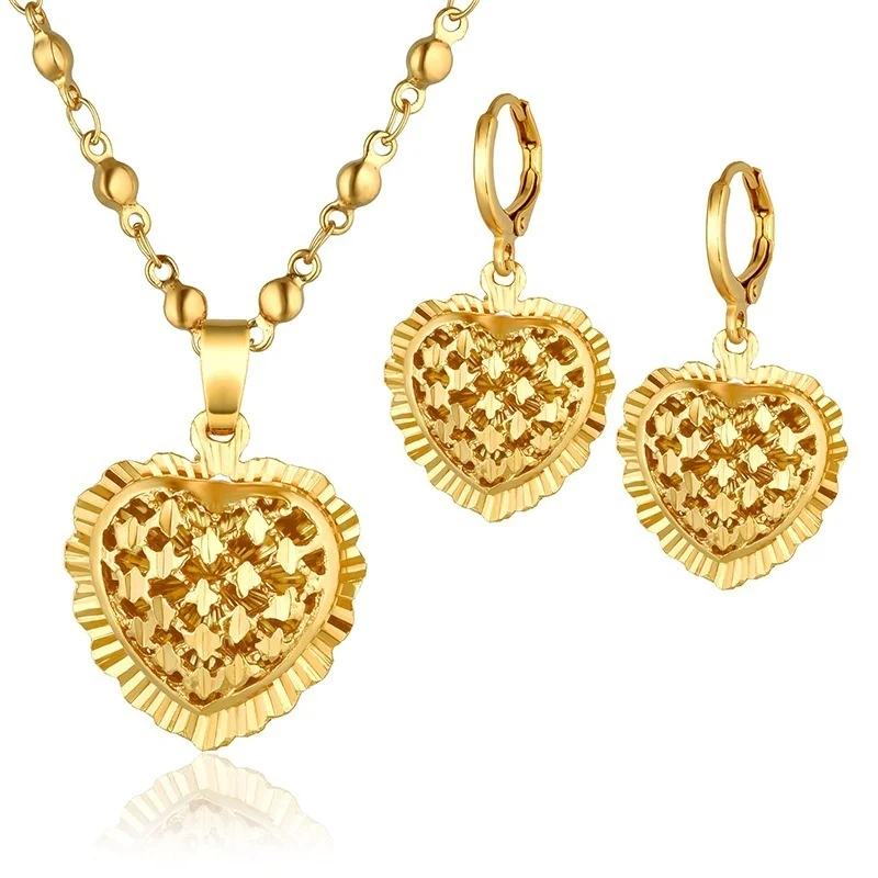 Оптовая цена серьги в форме сердца цвет золото металлик эффектные женские