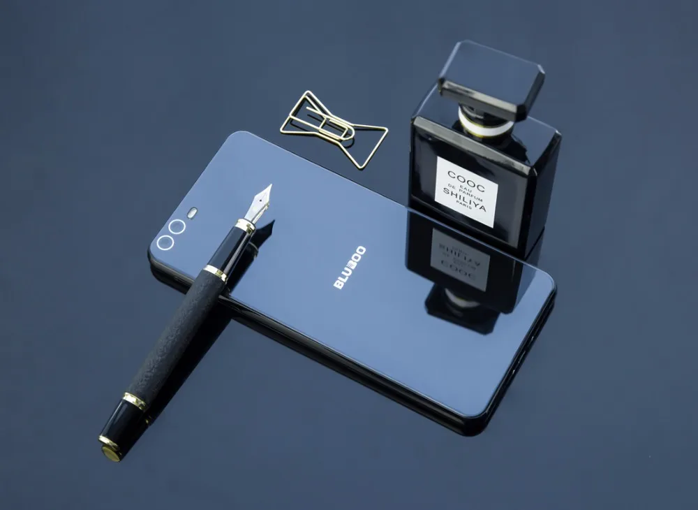 BLUBOO D2 1 Гб+ 8 Гб Две задние камеры 5,2 дюймов Android 6,0 MTK6580A четырехъядерный до 1. 3g Гц сеть 3g WiFi gps Bluetooth телефон
