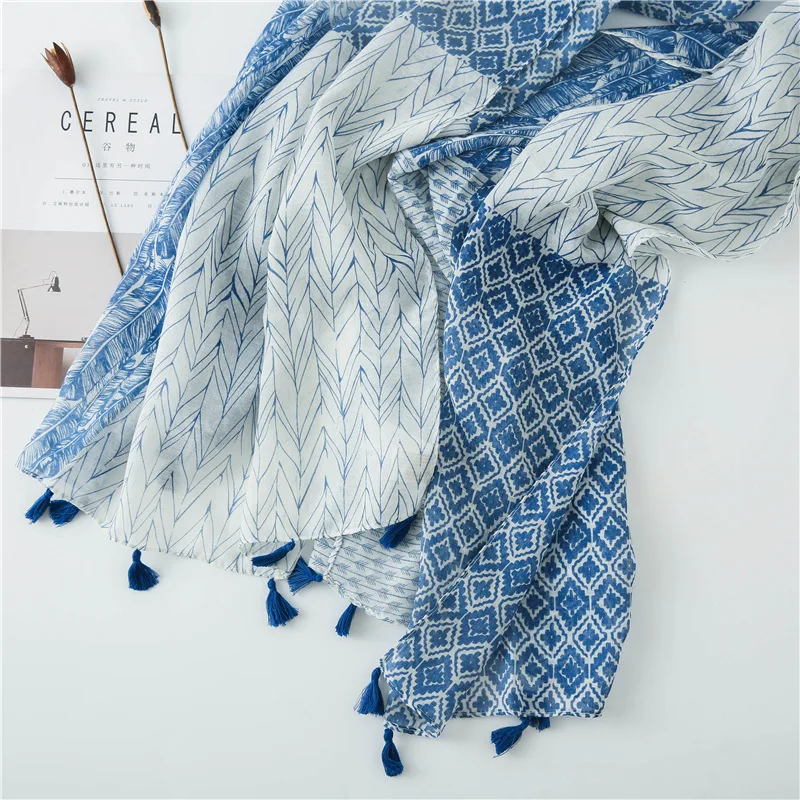 

Women Brand Geometric Plaid Tassel Viscose Shawl Scarf Autumn Winter Bohemian Design Pashmina Bandanas Female Muslim Hijab Sjaal