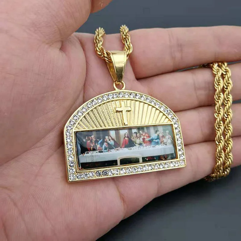 Ожерелье с квадратным кулоном Стразы паве Bling Gold ювелирное изделие в стиле