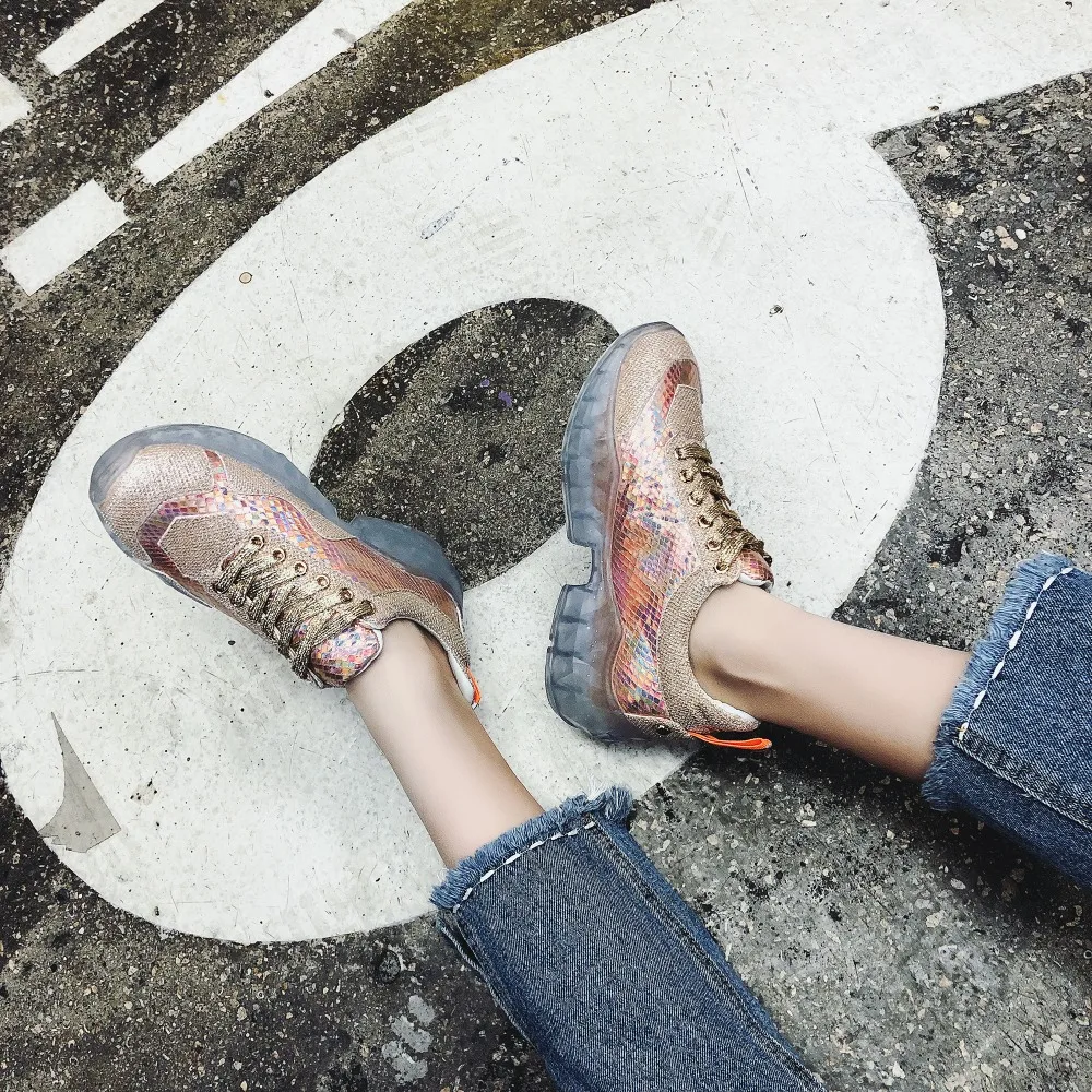 Новинка 2019 года женская повседневная обувь с лазером Весенняя на платформе