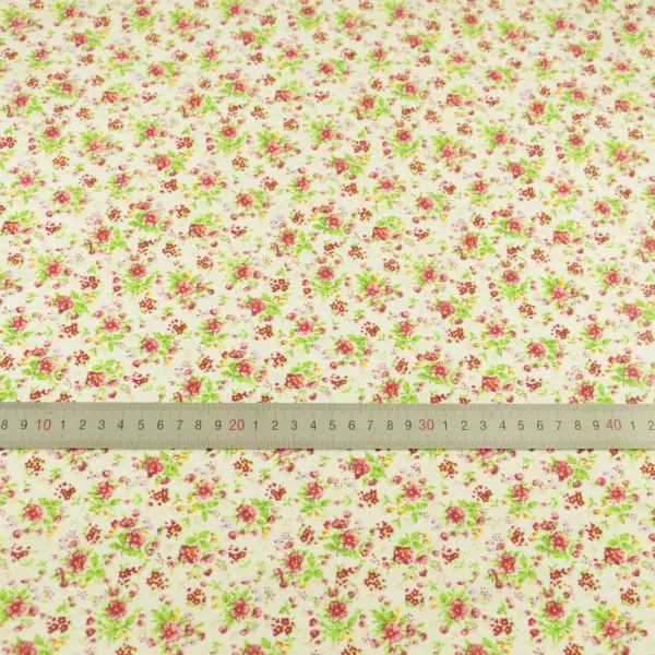 Светло желтый хлопок Ткань нарезанные Жир Квартал Красный цветов и листьев