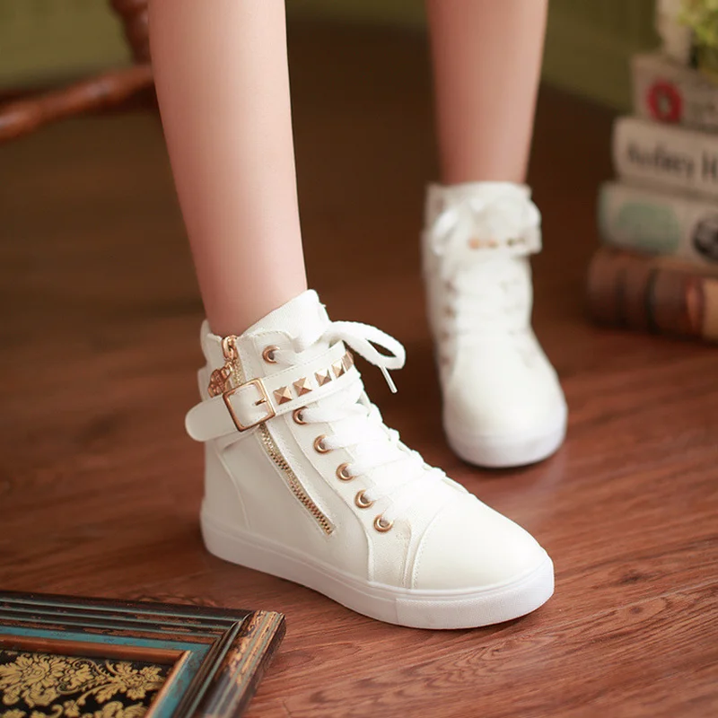 Заклепки белая модная женская повседневная обувь на плоской подошве с высоким