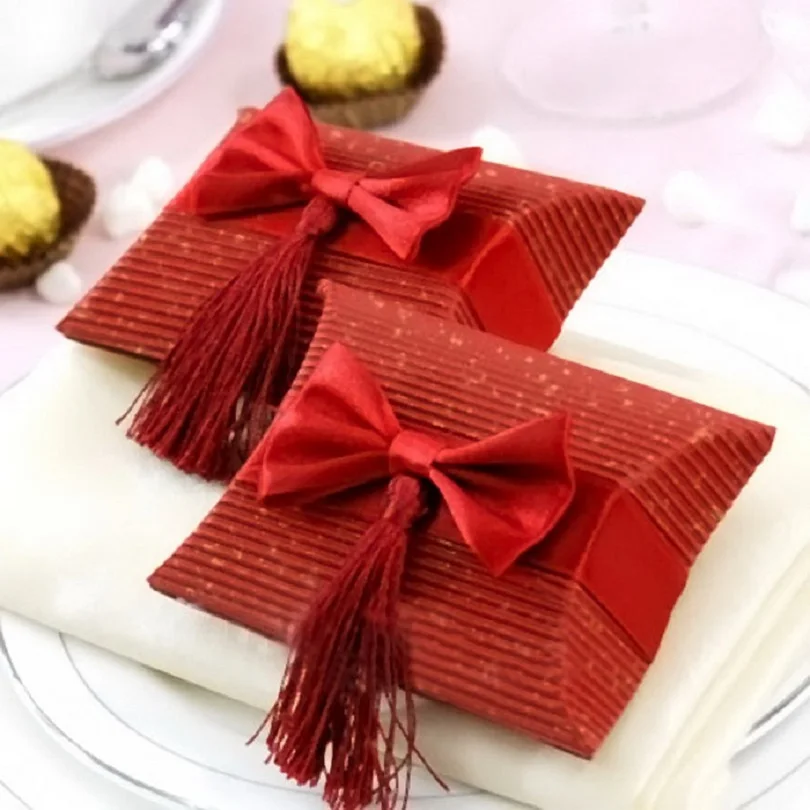 

12x Cute Tassel Paper Pillow favor Box Wedding Party Favour Gift Candy Boxes Chocolate Birthday Baby Shower Favor Packaging Red