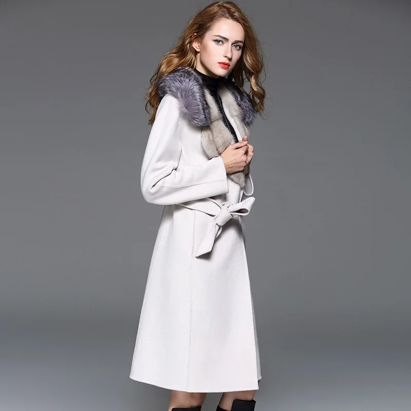 Женская куртка с большим меховым воротником длинная стильная поясом 2021 | одежда