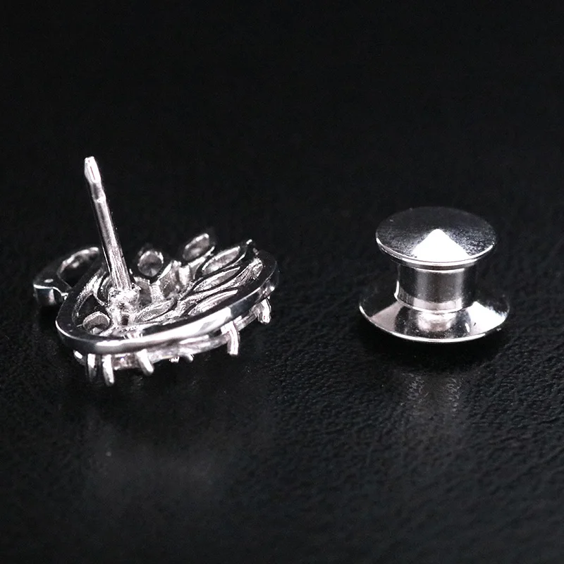 Блестящая элегантная белая брошь в виде лебедя прозрачные кристаллы стразы