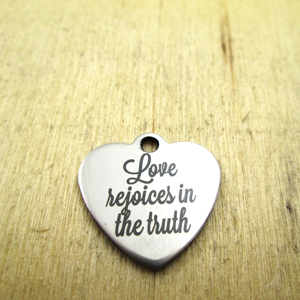 10 шт./лот любовь радуется правде из нержавеющей стали подвески лазерная
