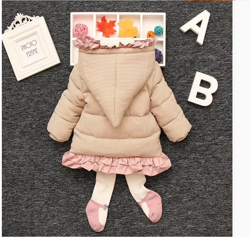 

Girls' fashion checked cotton-padded jacket 1