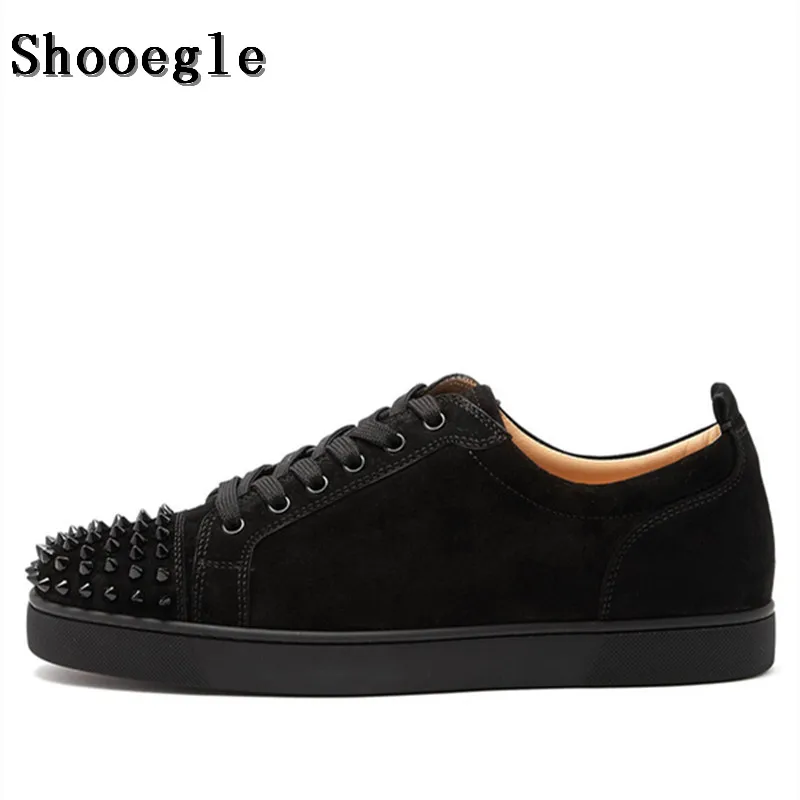 SHOOEGLE модные роскошные шипы Мужская обувь с заклепками повседневные замшевые