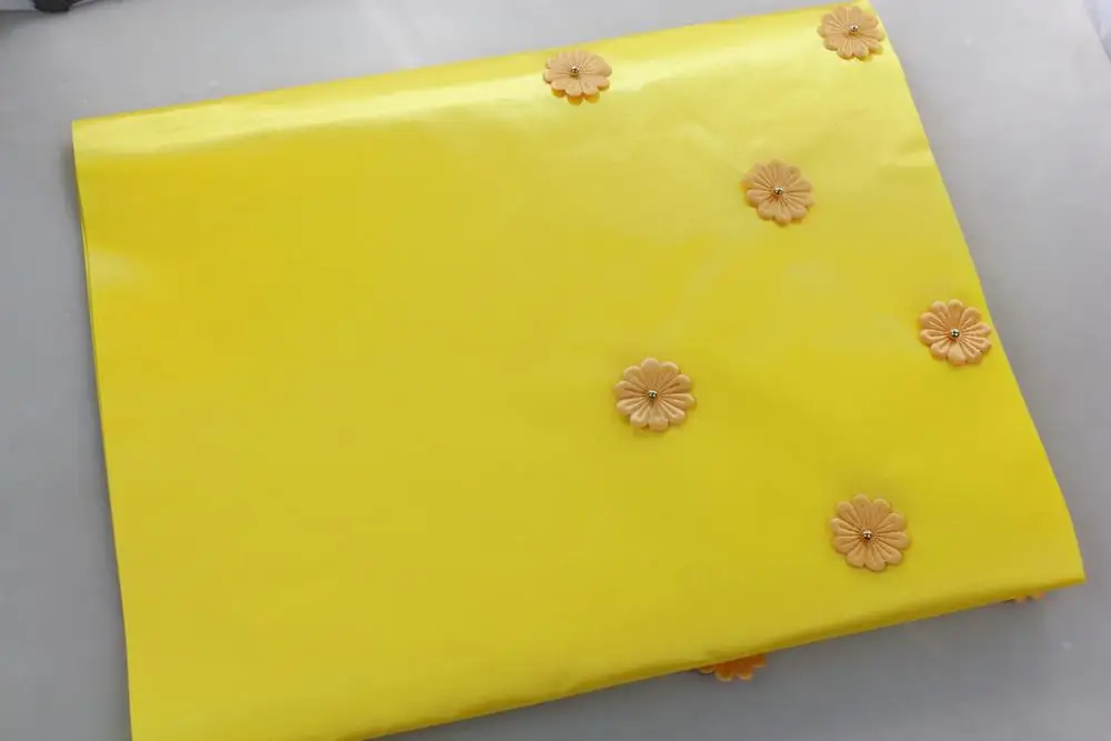 Новейший дизайн однотонный Африканский головной убор Sego с цветочной аппликацией