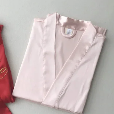 sleeve-flesh pink 4 шт. в партии, вышивка, логотип, свадебная девичник, вечерние подарки, шелковое атласное кимоно, свадебная одежда для невесты - Цвет: sleeve-flesh pink