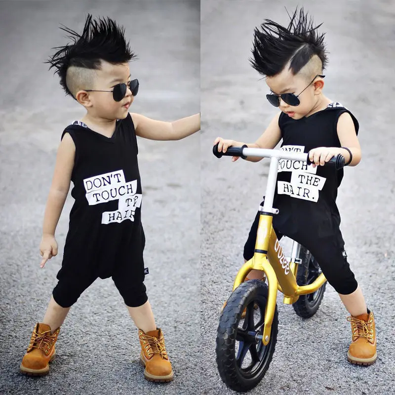 Детский хлопковый комбинезон с капюшоном буквенным принтом |