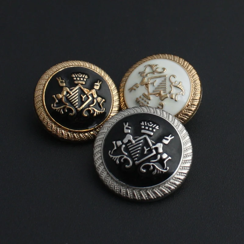 Высококачественное металлическое пальто свитер пуговицы Золотой Щит Эмблема