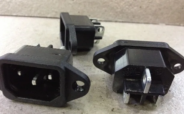 Розетка с тремя разъемами питания/Универсальная/розетка для рисоварки/угловая