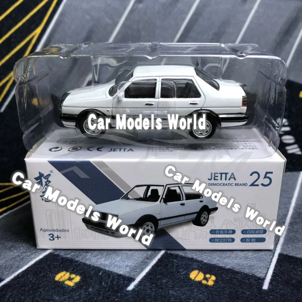 Игрушечный автомобиль для старой Jetta 1: 64 (белый) (металл и Пластик Запчасти)| |