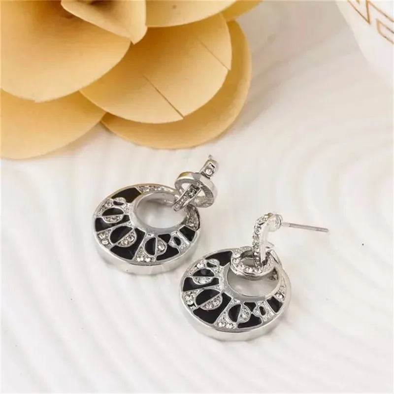 Женский комплект бижутерии IF ME из колье серёг и сережек серебряного цвета с