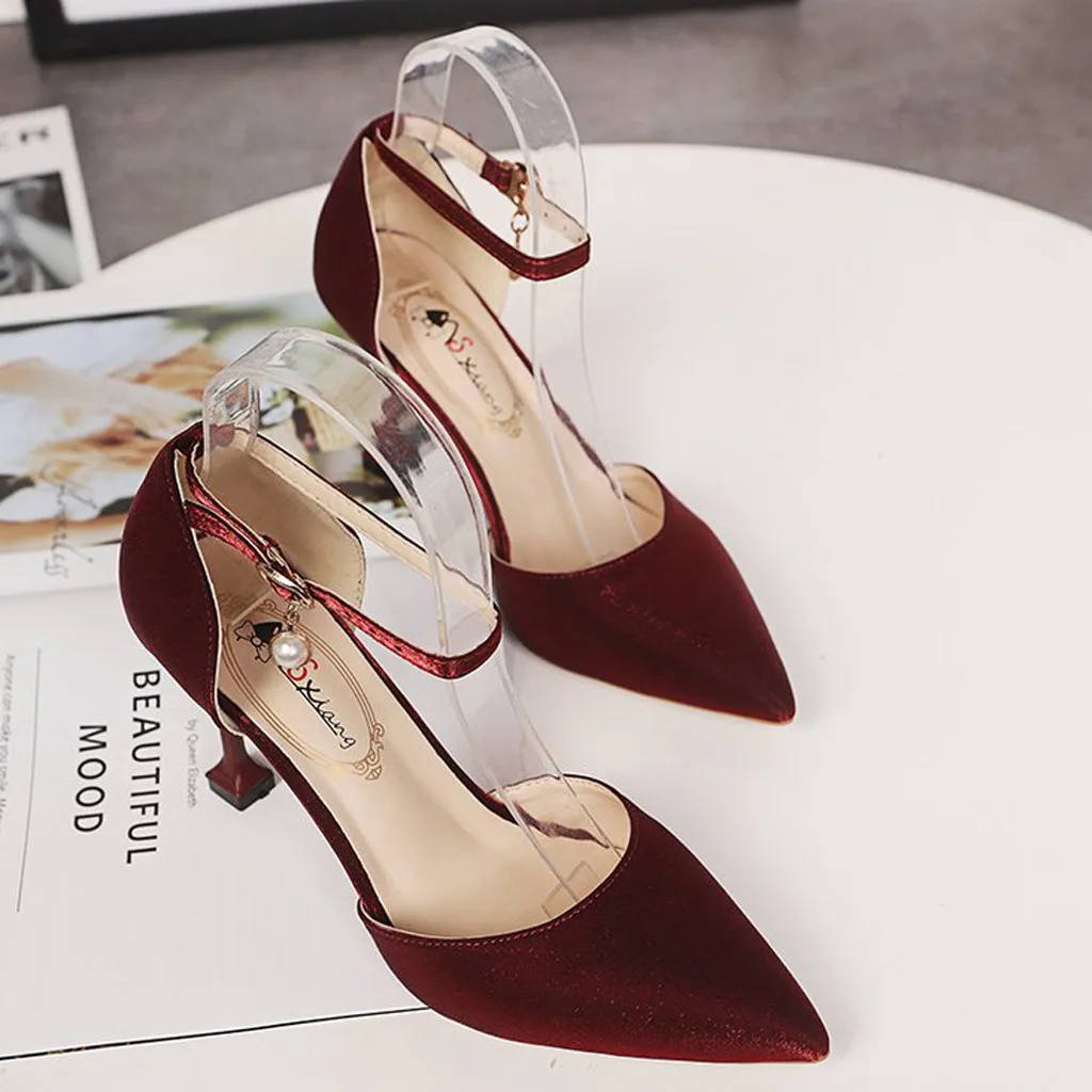 Женские вечерние туфли лодочки свадебные на тонком высоком каблуке с острым