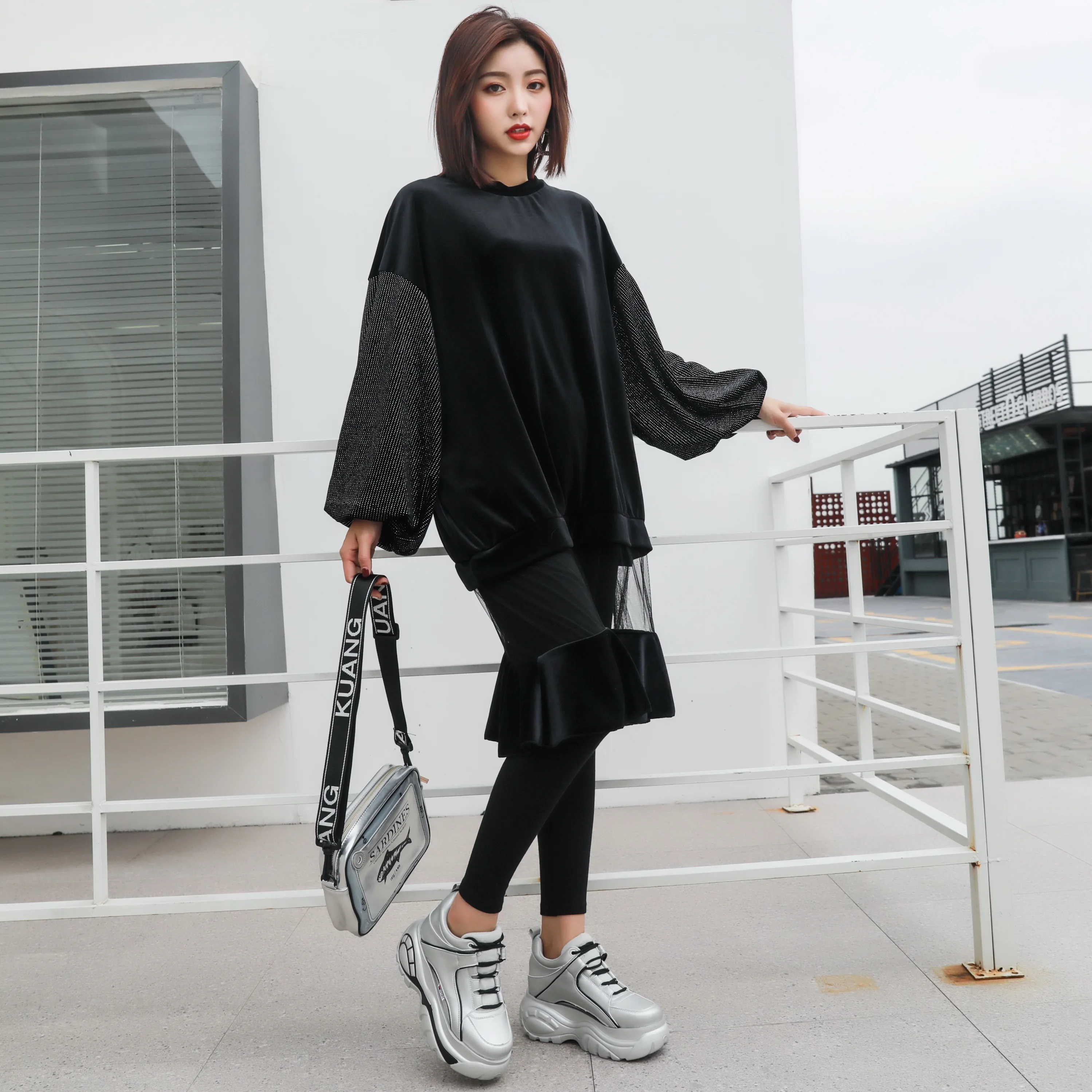 Кроссовки черные осенние 2019 Новая модная женская обувь высокие сапоги | Обувь