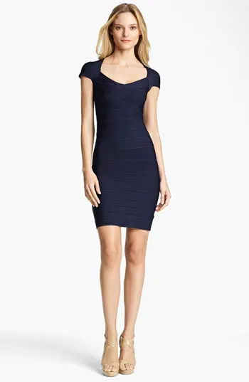 Черное милое платье с рукавами-крылышками из вискозы персикового цвета