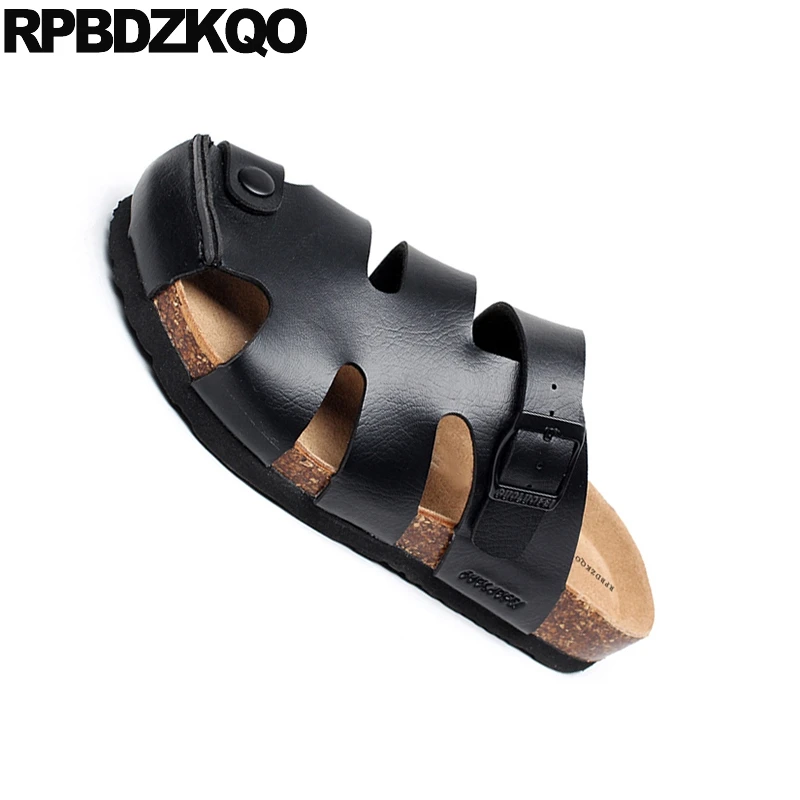 Тапочки размер 45 обувь с закрытым носком пляжные шлепанцы черным ремешком на