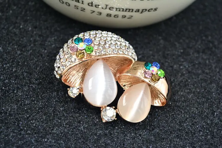 Новинка корсажная брошь кошачий глаз с кристаллами от Swarovski 2021 Лидер продаж гриб