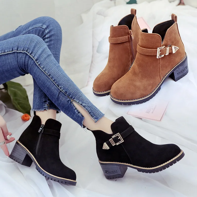 Модные флоковые ботинки Челси с закругленным носком Женские на молнии и