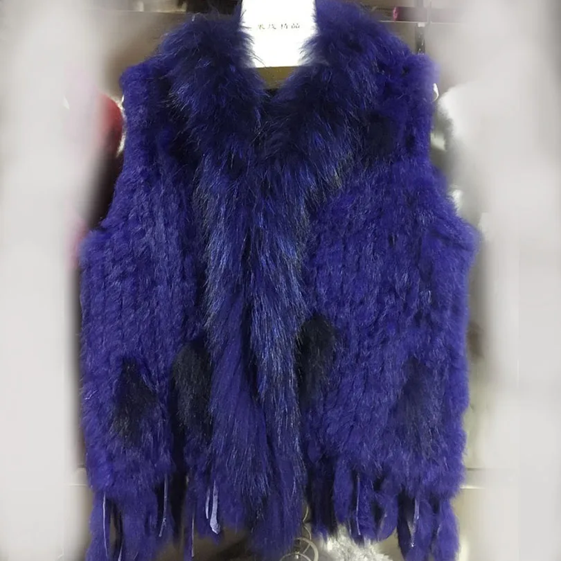 Меховой жилет с кроличьим мехом вязаный воротником из меха енота тканый