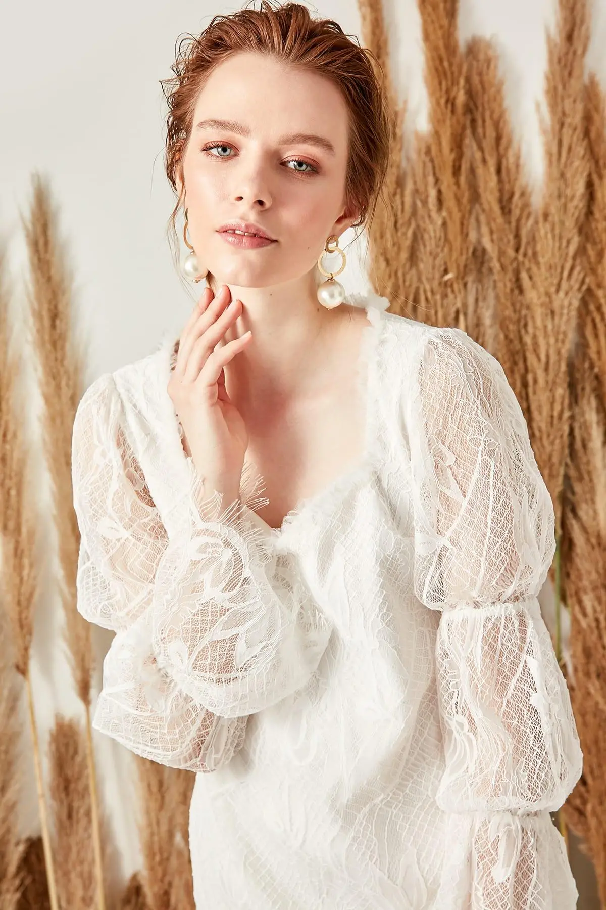 Trendyol экрю с кружевной отделкой TPRSS19BB0241|Женские платья| |