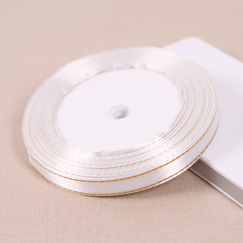 Атласная лента с золотым краем 10 мм 25 ярдов/рулон |
