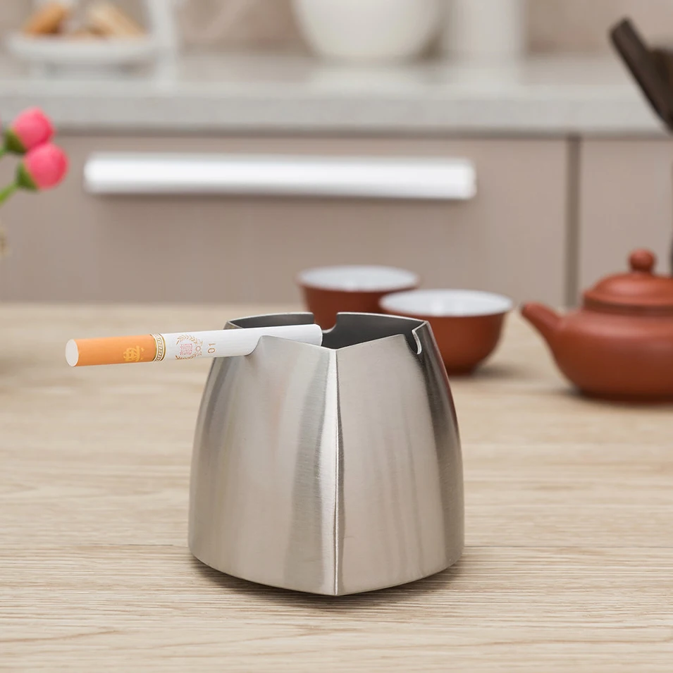 

Creative Portable Stainless Steel Car Ashtray Cigarette Ash Holder Cigarette Case Tools Mini carro cinzeiro