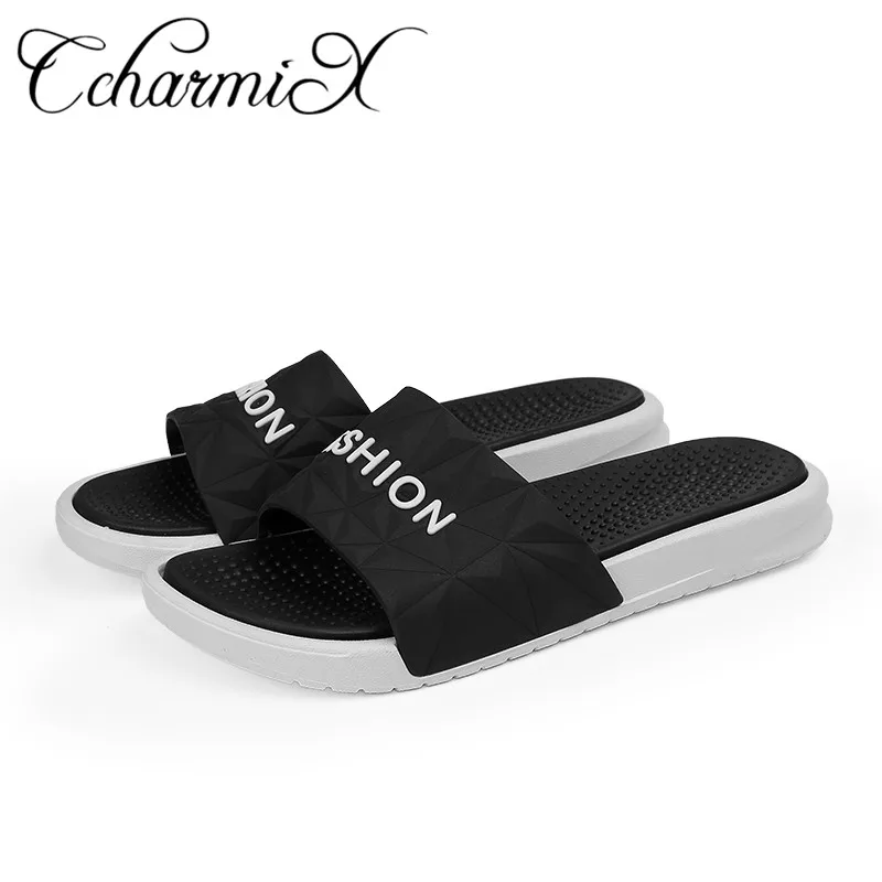 Black white CcharmiX/тапочки; Мужская Массажная обувь; коллекция года; сезон лето; забавные мужские тапочки; домашняя ванна бассейн; нескользящие мужские шлепанцы; персонализированные тапочки - Цвет: Black white
