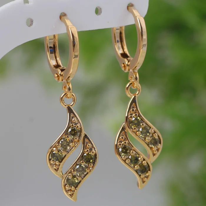 Новинка 2021 подарочные высококачественные серьги с золотым и зеленым фианитом