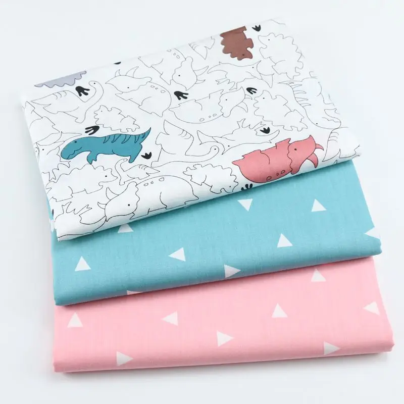 Саржевая ткань из 100% хлопка с белым мультяшным динозавром зеленая розовая