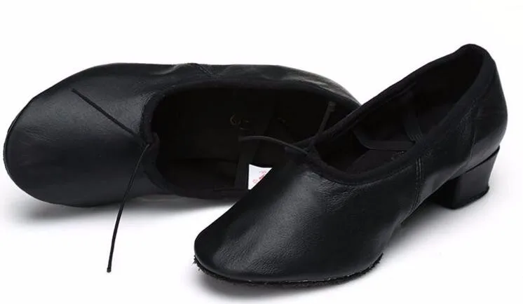 Кожаная обувь для тренировок танцевальная учеников балетная на каблуках оптовая