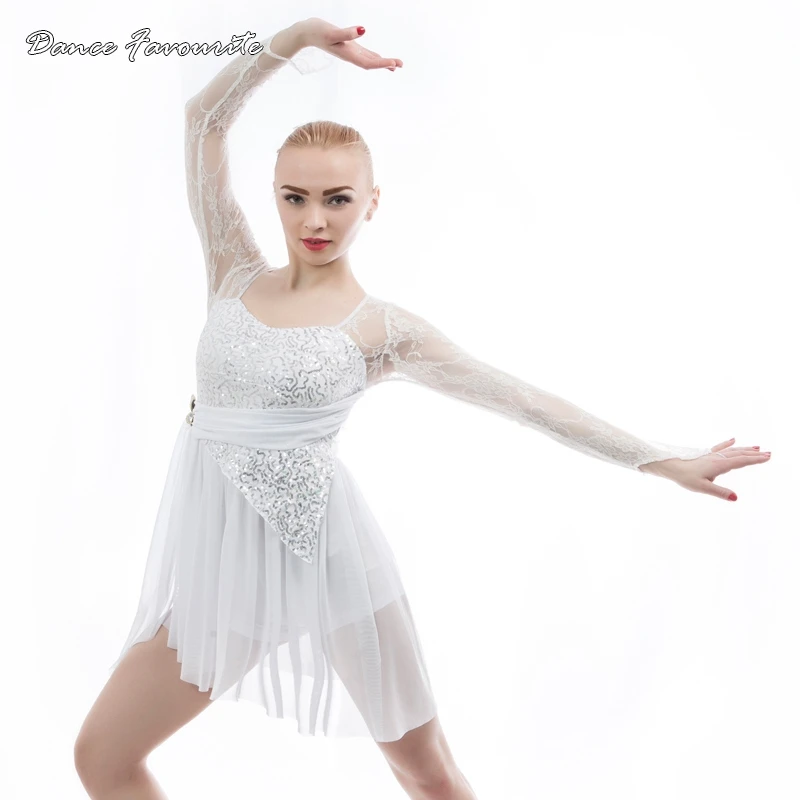 Женское лирическое платье с серебристыми блестками из спандекса и белой