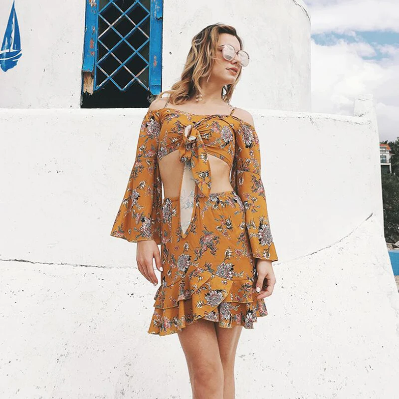 

Off shoulder beach boho dress suit Flare sleeve ruffle two piece summer dress 2018 Print bow short dress women vestidos femme