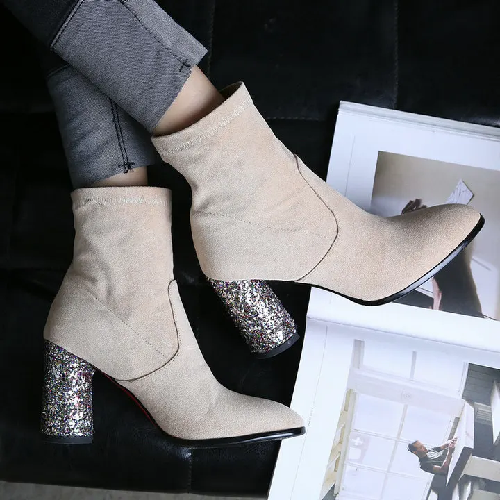 Женские ботильоны без застежки на высоком квадратном каблуке; модные модельные ботинки с острым носком; цвет черный, коричневый