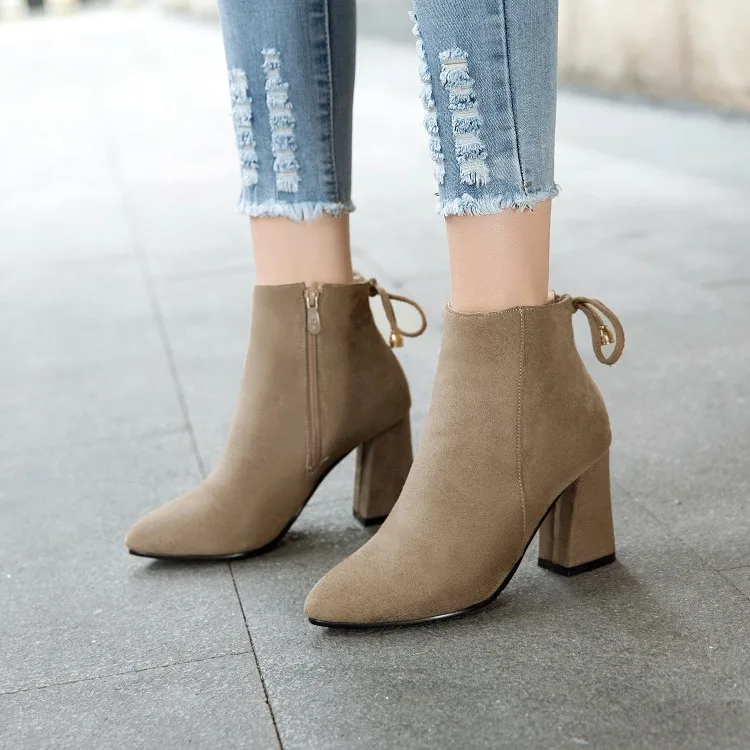 Замшевые ботинки на высоком каблуке заостренный носок молния сбоку бант