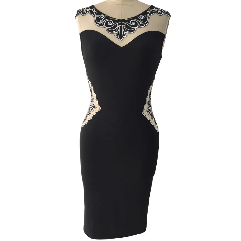 Элегантное осеннее облегающее платье с коротким рукавом и аппликацией черное