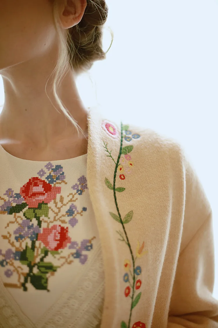 LYNETTE'S CHINOISERIE Spring Autumn Women Camel Flower Embroidery All-match Loose Casual Oversize Sweater Overcoat Outerwear |