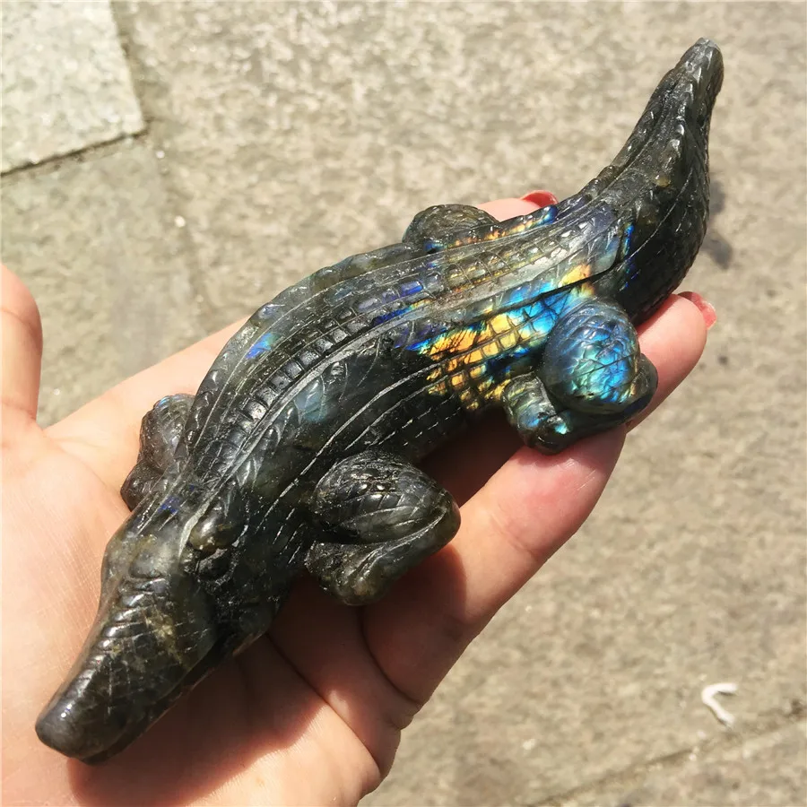 

Natural Gemstone Hand Carved Crocodile Labradorite Animal For Decoration 1pcs