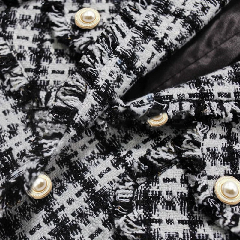 Женская твидовая куртка в черно-белую клетку Осень-зима 2018 приталенная средней