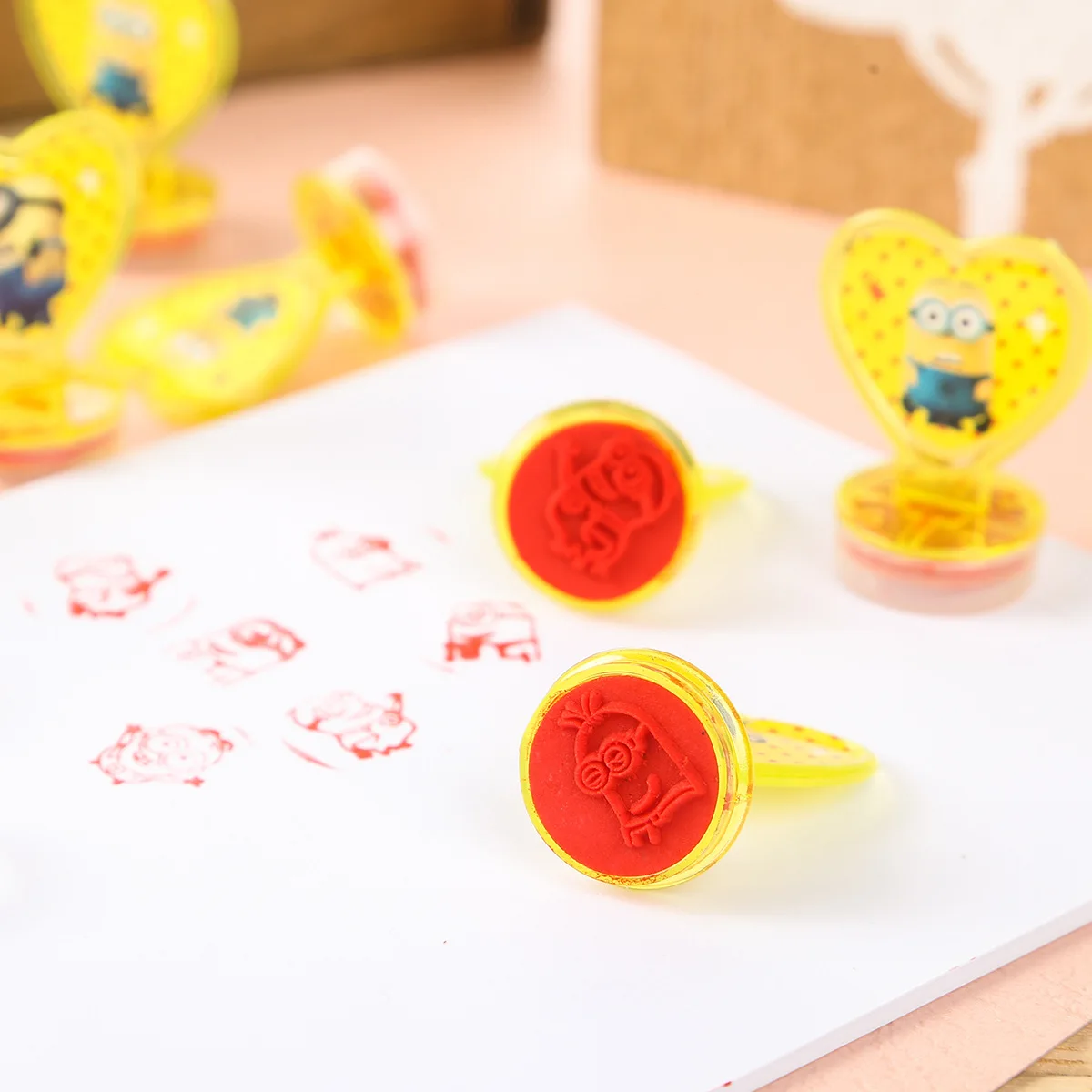 10 шт./лот Миньоны стимулируют детей штампы маленький уплотнитель игрушка
