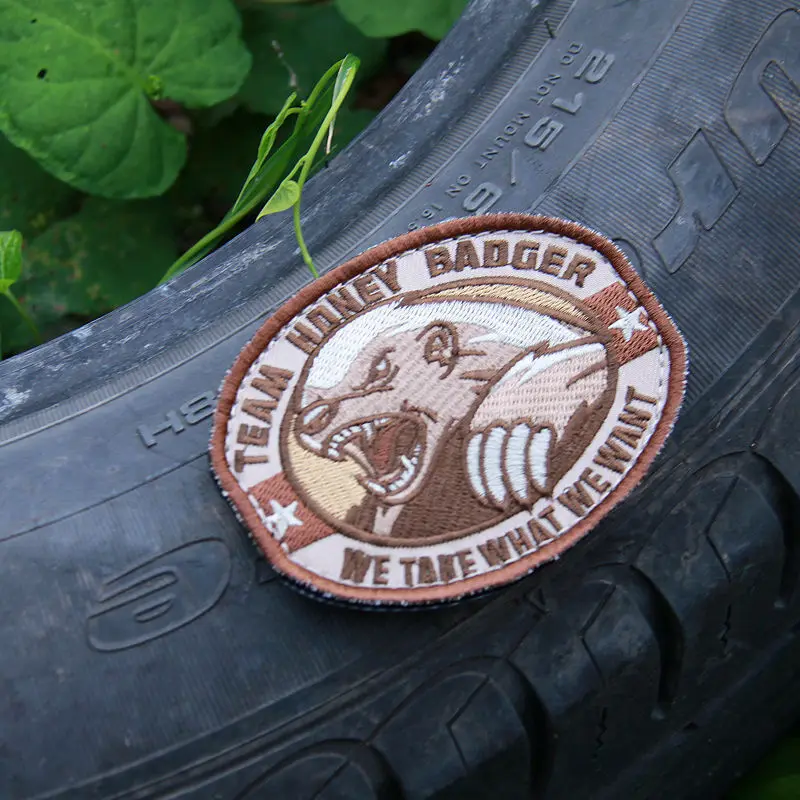 Армейский военный значок нашивка для вышивки Команда HONEY BADGEAR армейский на плечо |