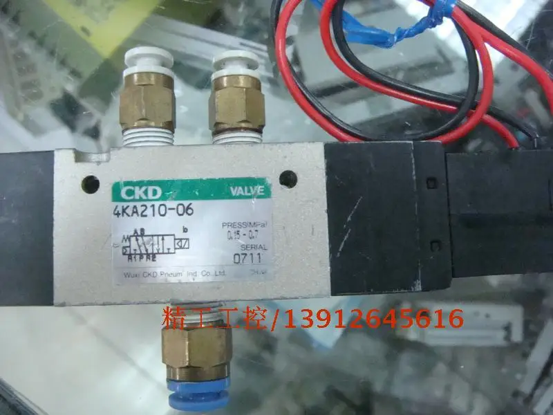 

[SA] Positive! Japan CKD original secondary electromagnetic valve 4KA210-06 spot in kind --2PCS/LOT